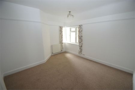 2 bedroom | Detached bungalow - Photo 5