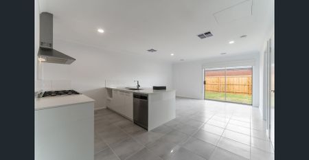 **RECEIVE ONE MONTH FREE RENT, ASK US HOW! Brand New 4-Bedroom Family Home for Lease – Deanside - Photo 4