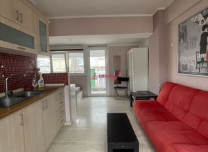 Studio/Γκαρσονιέρα για ενοικίαση - Χαριλάου, - Φωτογραφία 3