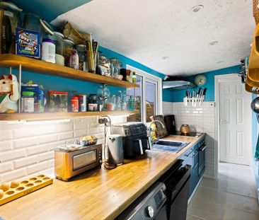 2 bedroom terraced house to rent - Photo 5