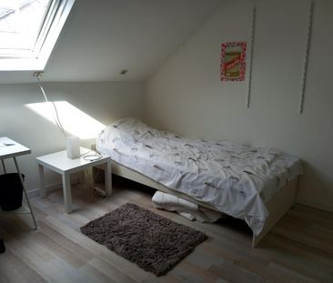 room 4 : shower/toilet private for oversees/erasmus students - Leie... - Photo 4
