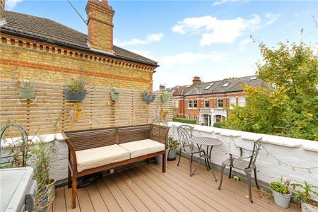 2 bedroom maisonette to rent - Photo 5