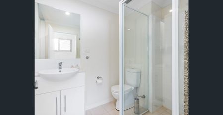 SPACIOUS FURNISHED ONE BEDROOM APARTMENT ON BROWN ST - Photo 5