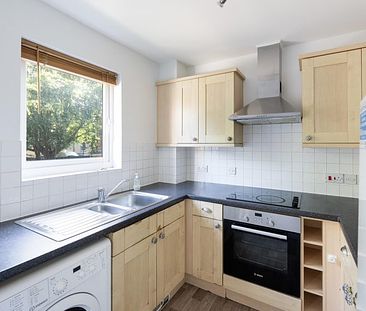2 Bed Flat - Photo 6
