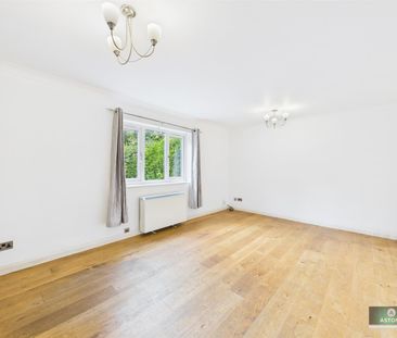 Old Horsham Road, Southgate - Photo 3