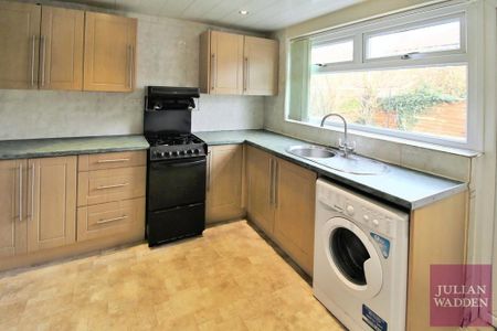 2 bedroom semi-detached house to rent - Photo 3