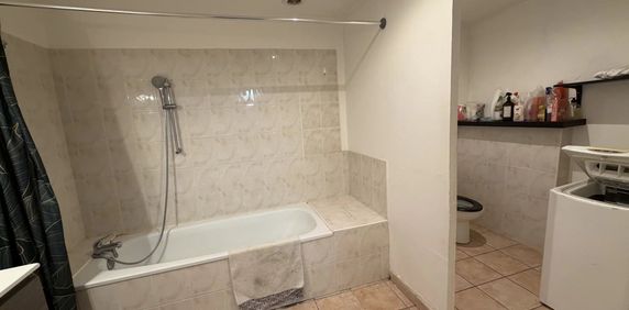Location Appartement 2 pièces 47 m2 à Salon-de-Provence - Photo 2