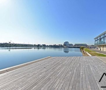 Conveniently Located, Designer And Oversized One Bedroom Plus Car S... - Photo 1