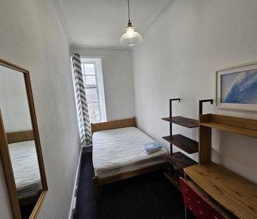 3 bedroom flat to rent - Photo 4