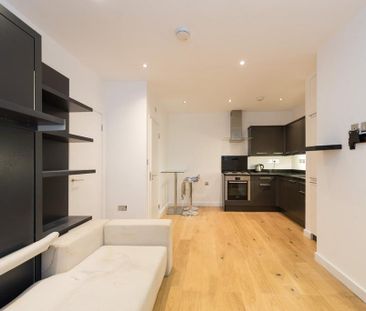 Studio to rent - Photo 1