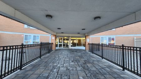 For Lease - 2020 Jasmine Crescent Unit# 1406, Beacon Hill North - South and Area, Ontario - Photo 2