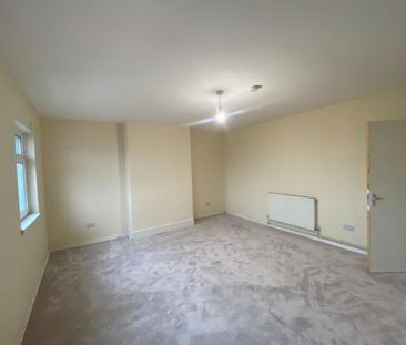 3 bedroom flat to rent - Photo 5