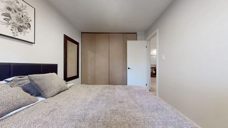 For Lease - 242 Muriel Street, Newmarket, Ontario - Photo 2