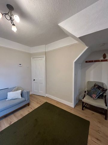 3 Bed Terraced House, Lebanon Road, CR0 - Photo 2