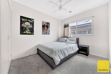 Pristine Family Home with Convenient Access to Williams Landing Station - Photo 5