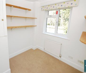 5 bedroom semi-detached house to rent - Photo 2