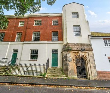 First floor period apartment in the city centre - Please Note: No P... - Photo 5