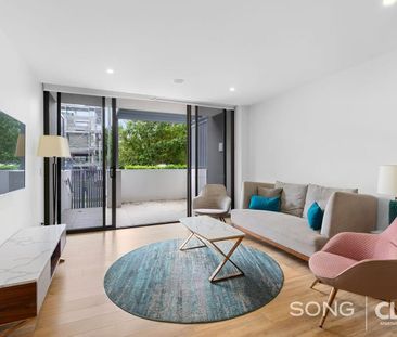 Luxurious 3-Bedroom, 3-Bathroom Villa in the Heart of Surfers Parad... - Photo 1