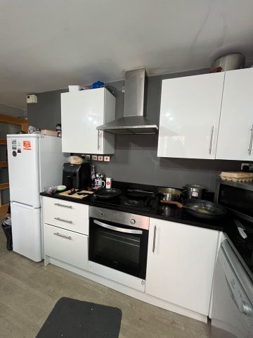 Room in a Shared Flat, Forster Street, NG7 - Photo 2