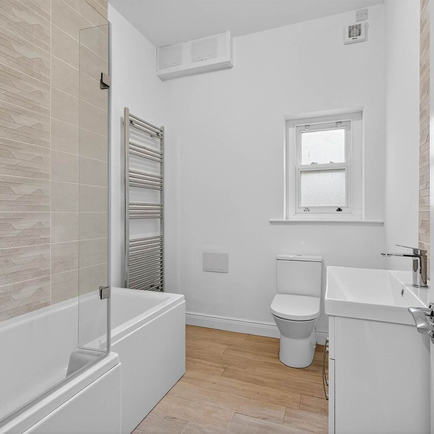 Apt 3 51-53Bridge Street, LISBURN, BT28 1XZ - Photo 1