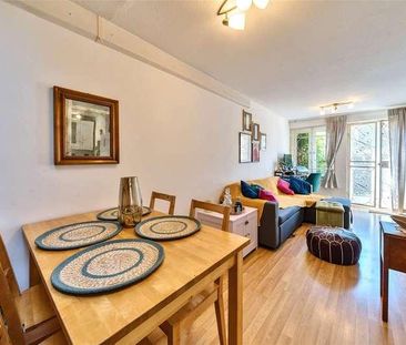 Kennet Close, London, SW11 - Photo 3