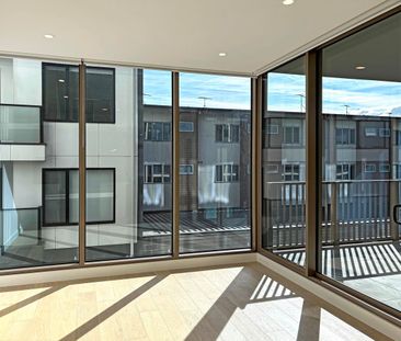 Fresh, new and ready to move in! - Photo 5