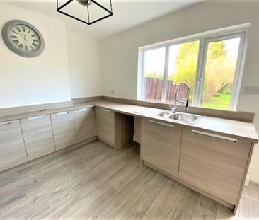 3 bedroom terraced house to rent - Photo 6