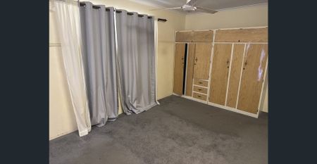 Great Family Home - Photo 2