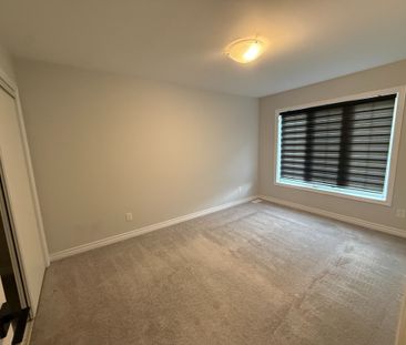 For Lease - 25 Sutcliffe Dr Drive, Whitby, Ontario - Photo 6