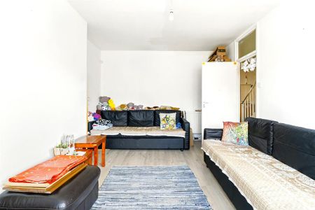 3 bedroom maisonette to rent - Photo 4