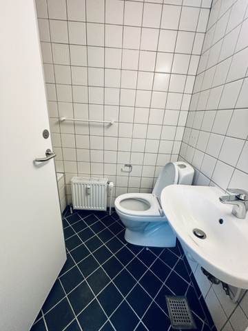 Værelse med eget bad/toilet og fælleskøkken - Photo 5