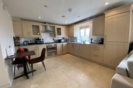2 bedroom flat to rent - Photo 5