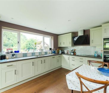 4 bedroom semi-detached house to rent - Photo 6