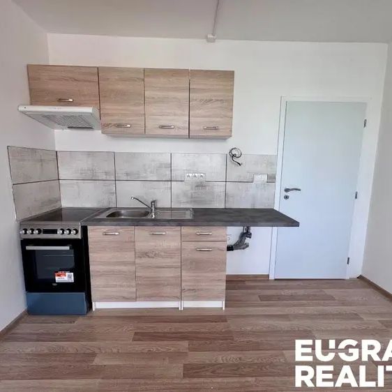 Pronájem bytu 1+kk ve Varnsdorfu - Fotografie 1