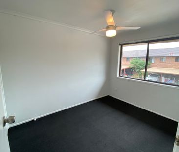 Renovated Townhouse In Convenient Location! - Photo 2