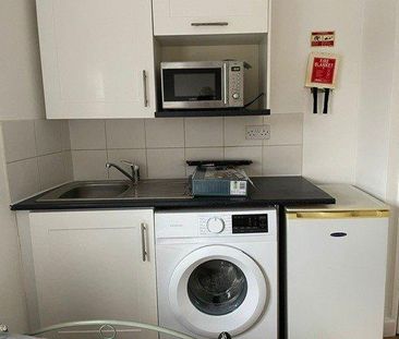 Studio to rent - Photo 6