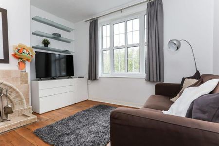 2 bedroom serviced apartment to rent - Photo 2