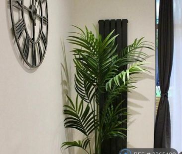 3 bedroom flat to rent - Photo 4