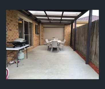 15 KARWARREN Way, Cranbourne West, Vic 3977 - Photo 3