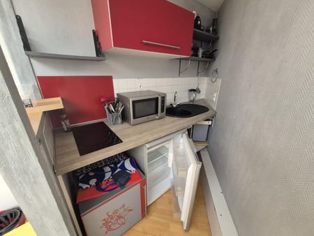 Location Appartement 1 pièce 26m² LILLE 59000 - Photo 4