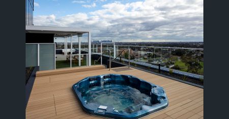 Luxury Living - Photo 2