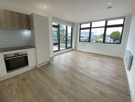 London Road, Staines-upon-thames, Surrey, TW18 - Photo 3