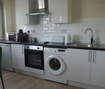 Flat 2, - Collingdon Street, Luton - Photo 2