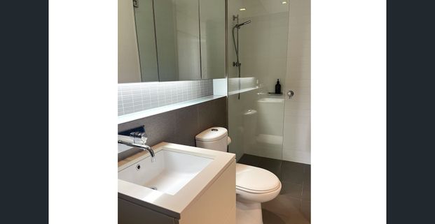 PLEASE SUBMIT AN ONLINE ENQUIRY FOR A PRIVATE INSPECTION - Photo 1