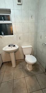 2 Bed Flat, Colchester Avenue, E12 - Photo 4