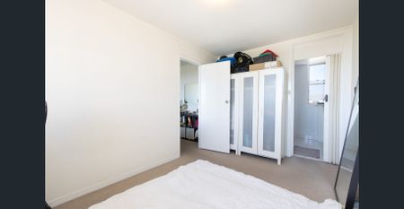 1 BEDROOM APARTMENT WITH CITY VIEWS - Photo 2