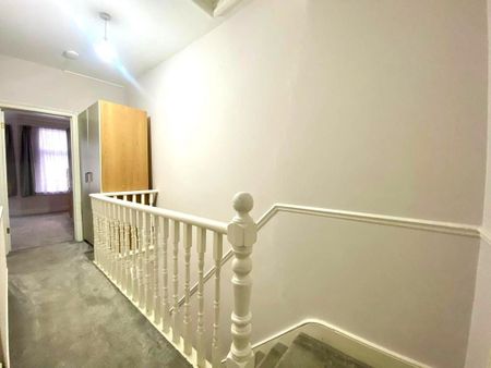 4 bedroom terraced house to rent - Photo 4