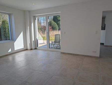 Volledig gernoveerde half-open bebouwing te Bellingen - Photo 3