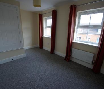 4 bedroom semi-detached house to rent - Photo 4