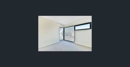 Stunning Townhouse - Photo 5